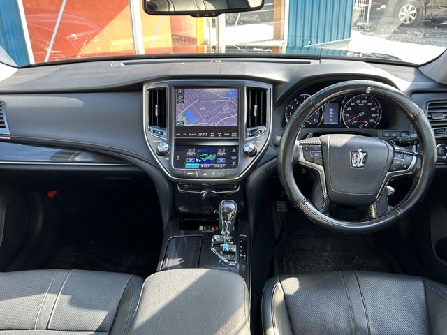 Toyota CROWN SEDAN 2014-01 193593-21
