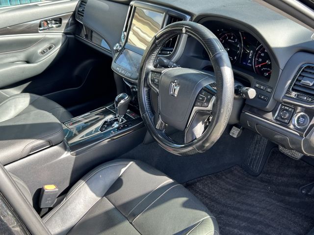 Toyota CROWN SEDAN 2014-01 193593-8