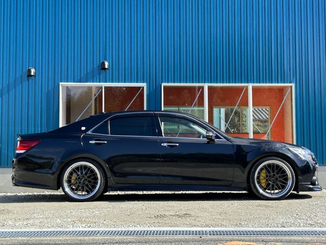 Toyota CROWN SEDAN 2014-01 193593-2