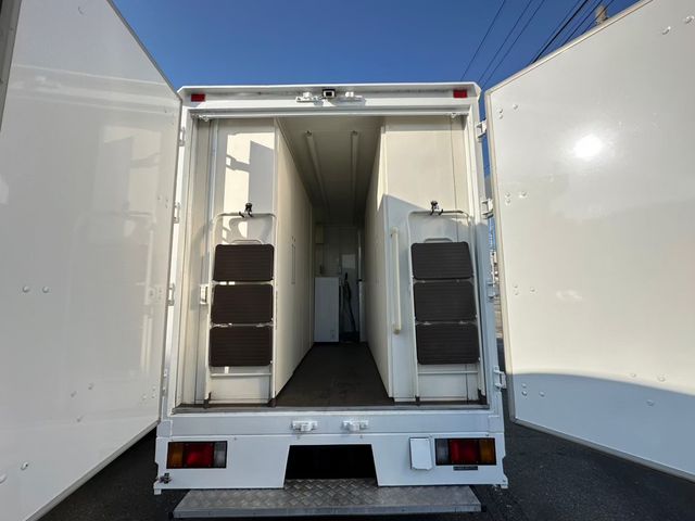 Nissan ATLAS 2012-05 183970-6