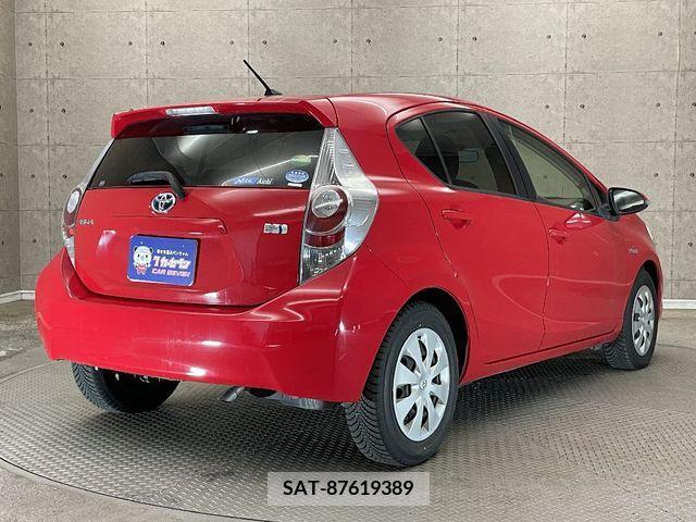 Toyota AQUA 2012-07 228657-1