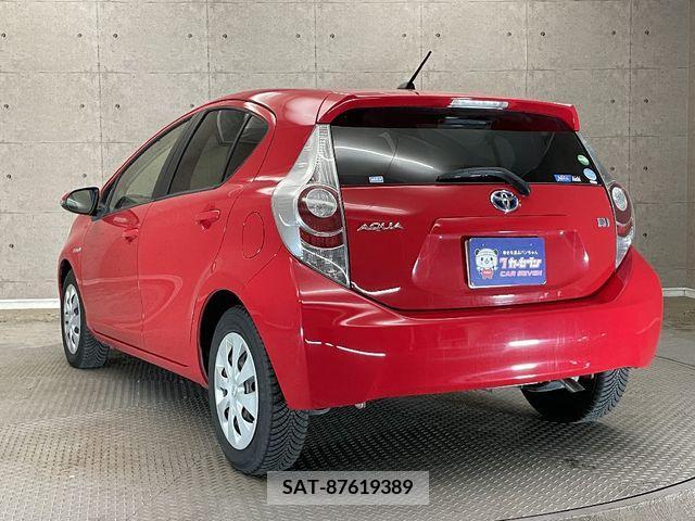 Toyota AQUA 2012-07 228657-10