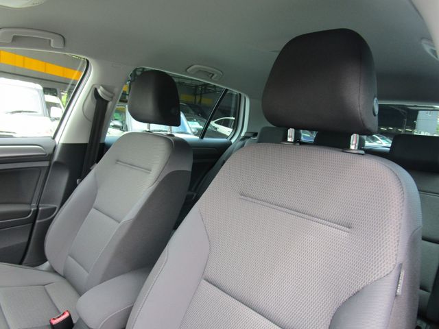 VolksWagen GOLF 2018-09 11732-17