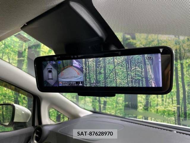 Nissan NOTE 2018-01 348419-4