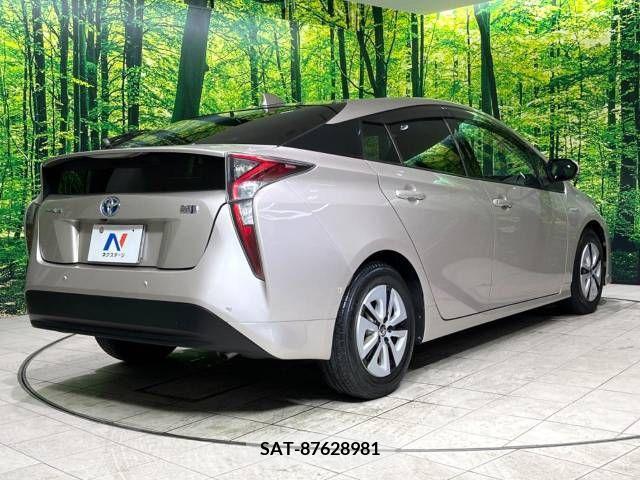 Toyota PRIUS 2016-03 366344-17
