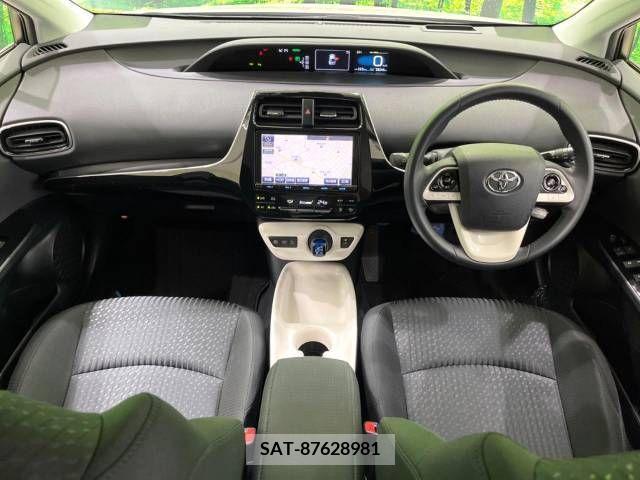 Toyota PRIUS 2016-03 366344-1