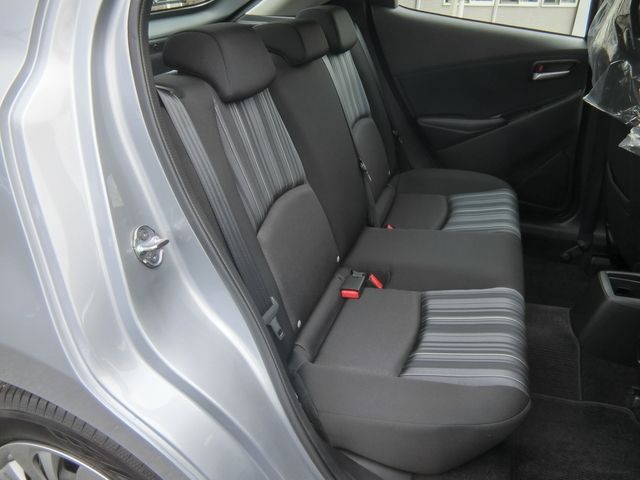 Mazda MAZDA2 2020-03 21235-6