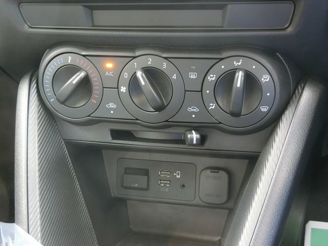 Mazda MAZDA2 2020-03 21235-8