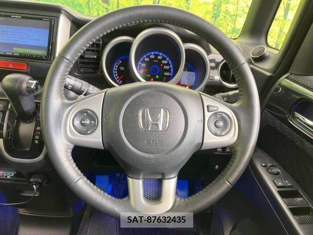 Honda N BOX CUSTOM 2013-10 306729-11