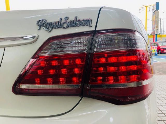 Toyota CROWN SEDAN 2010-08 4957-5