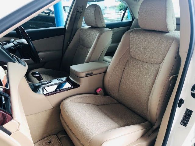 Toyota CROWN SEDAN 2010-08 4957-12