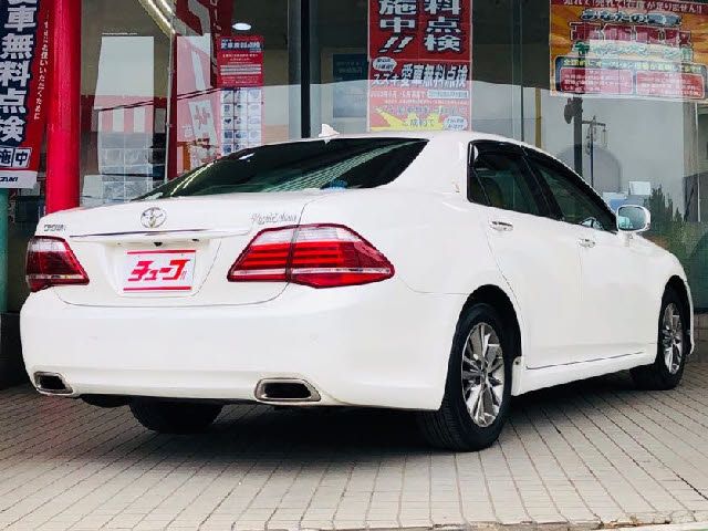 Toyota CROWN SEDAN 2010-08 4957-2