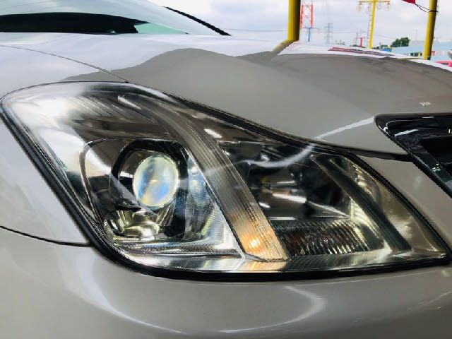 Toyota CROWN SEDAN 2010-08 4957-10