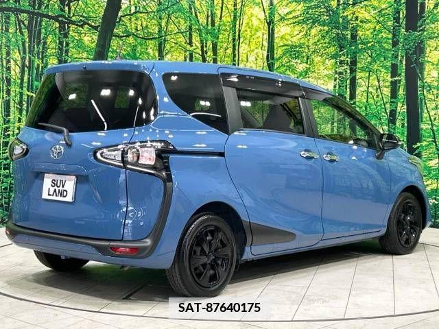Toyota SIENTA 2022-03 349414-17
