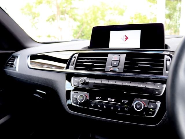 Bmw 1 SERIES 2019-06 14278-19