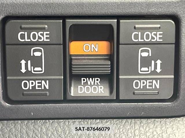 Toyota VOXY 2017-06 321512-6