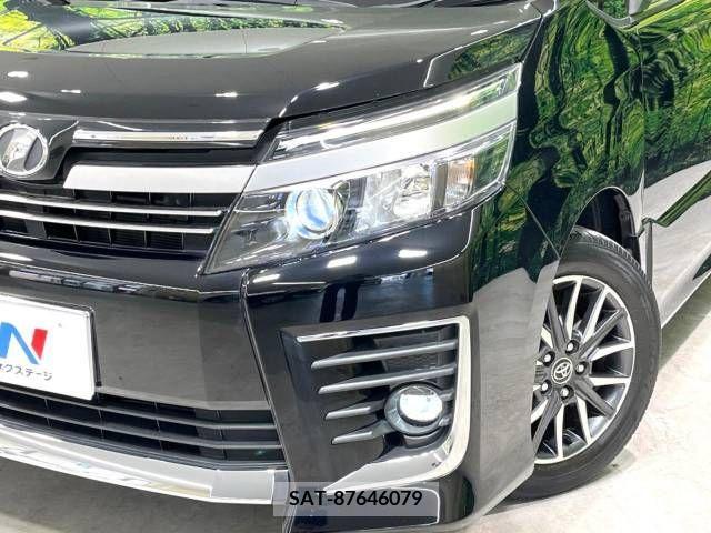 Toyota VOXY 2017-06 321512-12