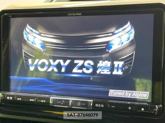 Toyota VOXY 2017-06 321512-2