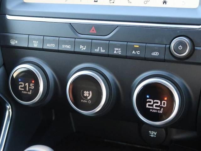 Jaguar E-PACE 2018-09 20957-10