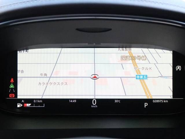 Jaguar E-PACE 2018-09 20957-6