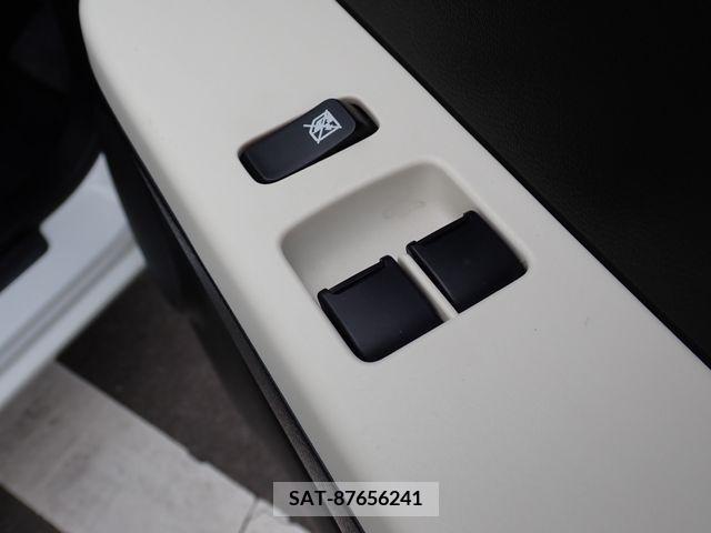 Suzuki ALTO 2017-01 305047-9