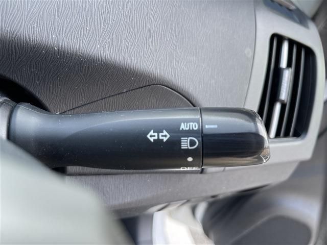 Toyota PRIUS 2014-02 19163-9