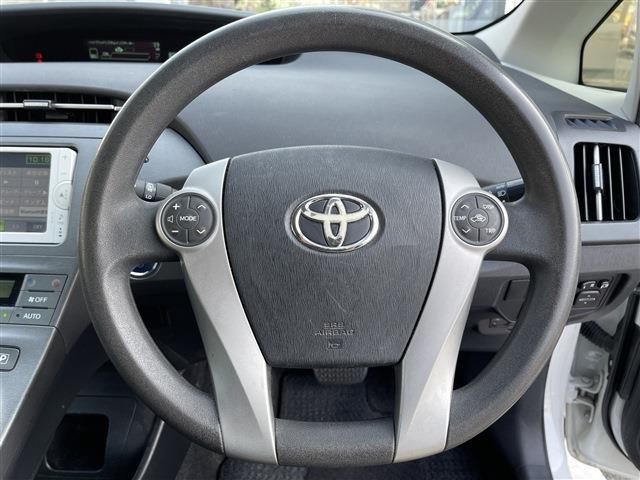 Toyota PRIUS 2014-02 19163-8