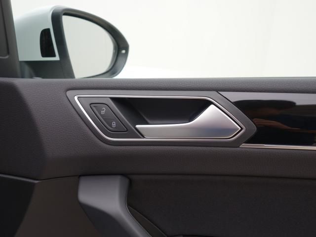 VolksWagen GOLF TOURAN 2018-09 10914-18