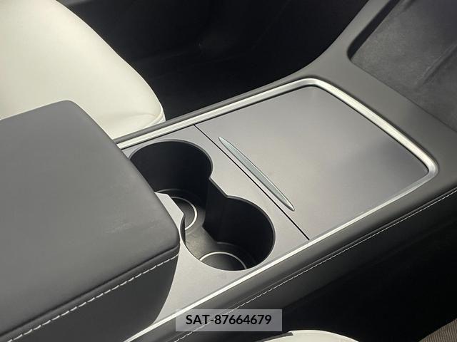 Tesla MODEL Y 2022-09 332939-11