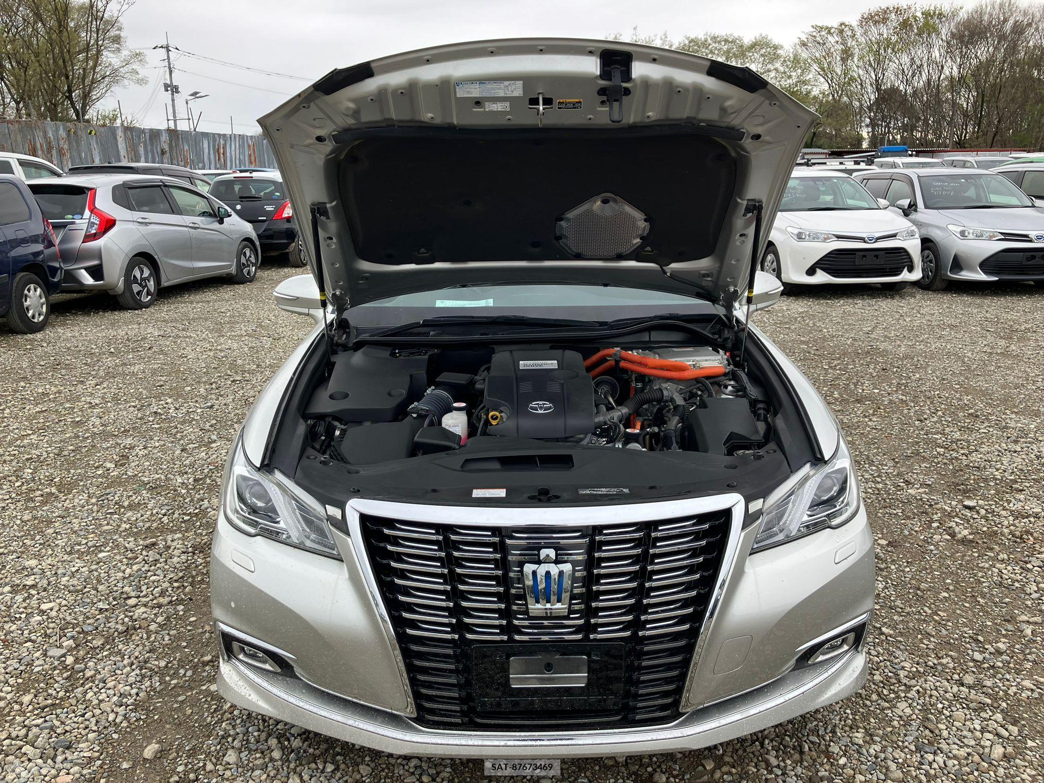 Toyota CROWN HYBRID 2017-02 258144-24