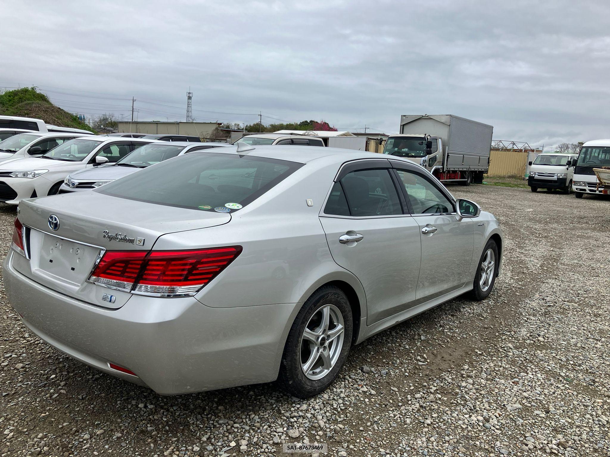 Toyota CROWN HYBRID 2017-02 258144-3