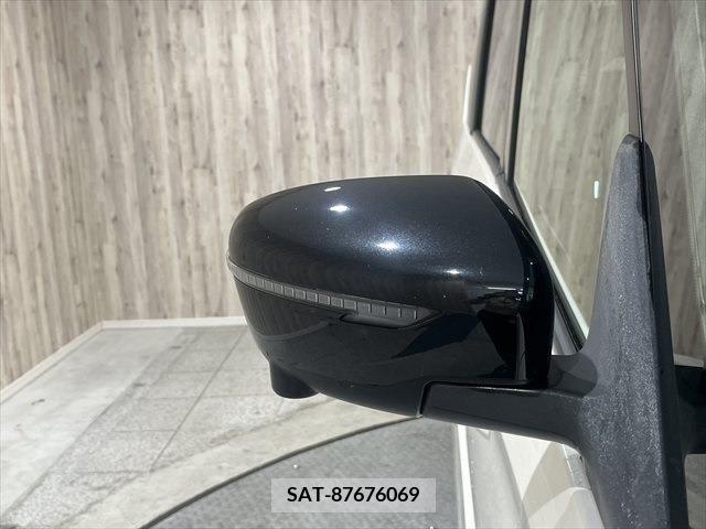 Nissan SERENA 2018-06 324970-26
