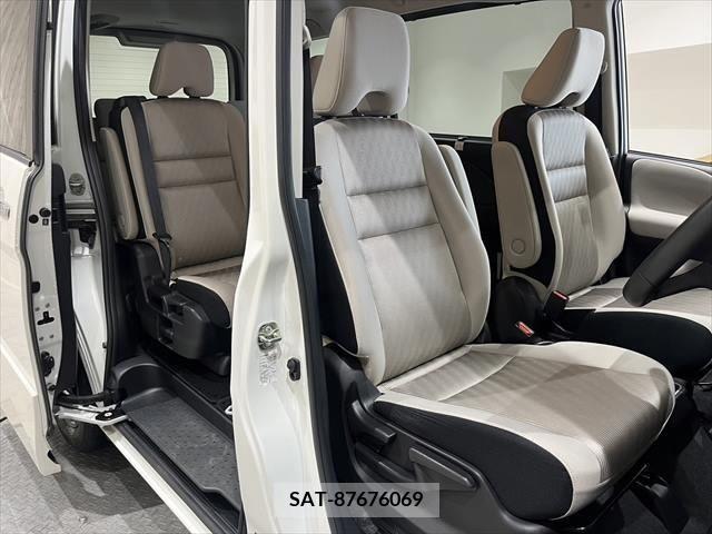 Nissan SERENA 2018-06 324970-7