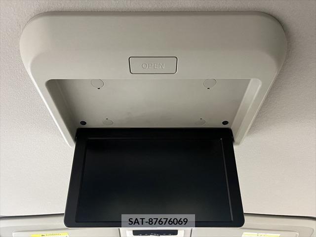 Nissan SERENA 2018-06 324970-5
