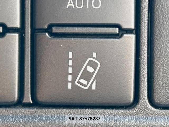 Toyota VOXY 2019-04 385769-9