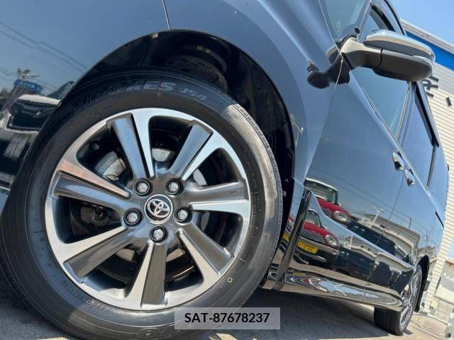 Toyota VOXY 2019-04 385769-19