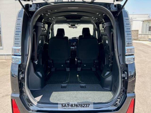 Toyota VOXY 2019-04 385769-14