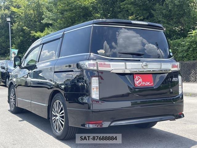 Nissan ELGRAND 2015-06 349790-19