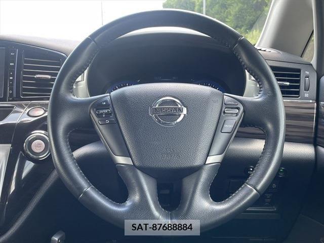 Nissan ELGRAND 2015-06 349790-11