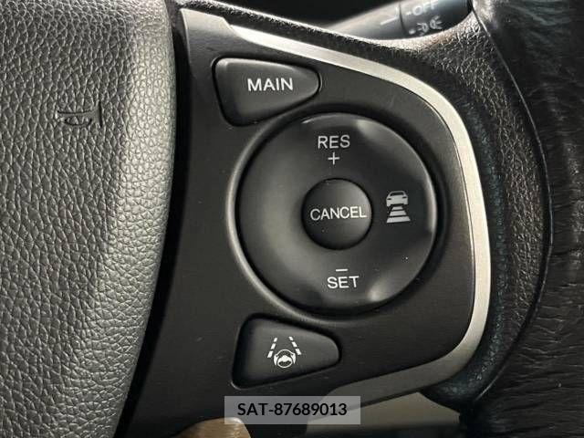 Honda e 2015-07 219506-7