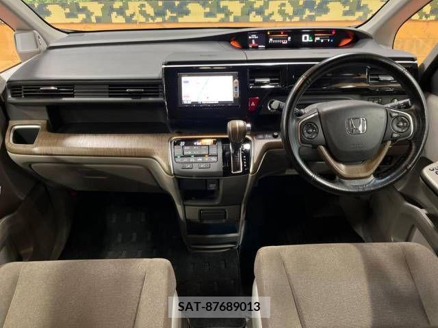 Honda e 2015-07 219506-1