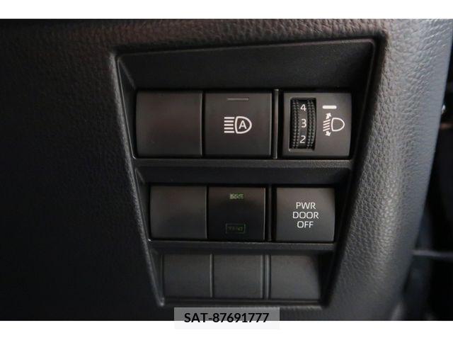 Toyota NOAH 2022-10 279532-16