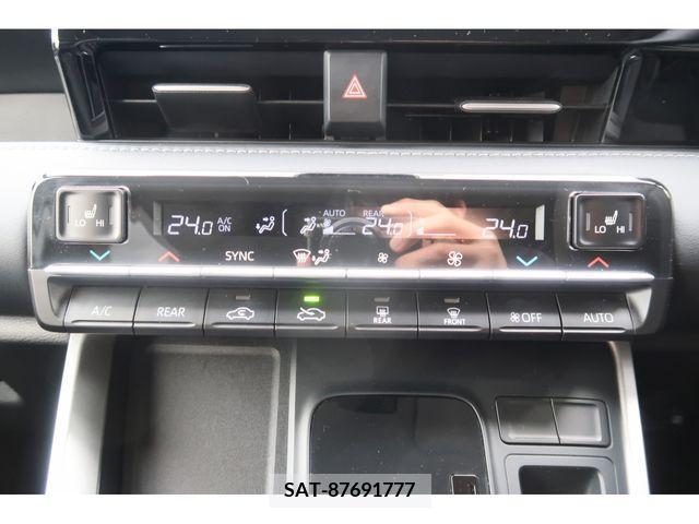 Toyota NOAH 2022-10 279532-9