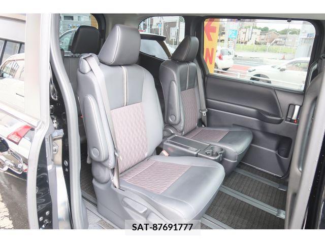 Toyota NOAH 2022-10 279532-25