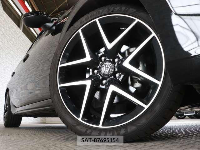 Honda CIVIC 2022-05 210747-17