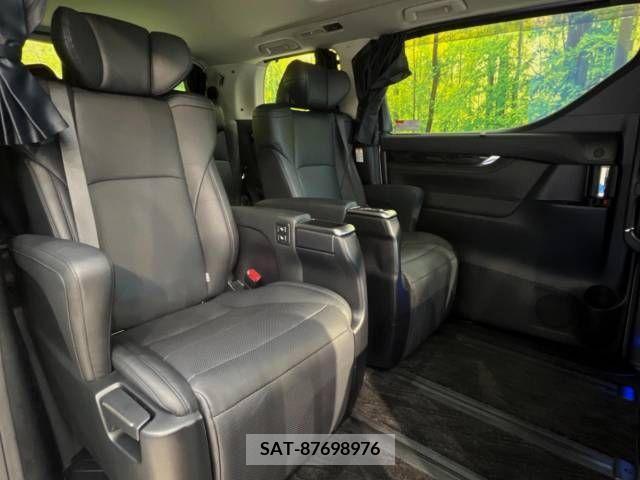 Toyota ALPHARD 2018-10 333227-9