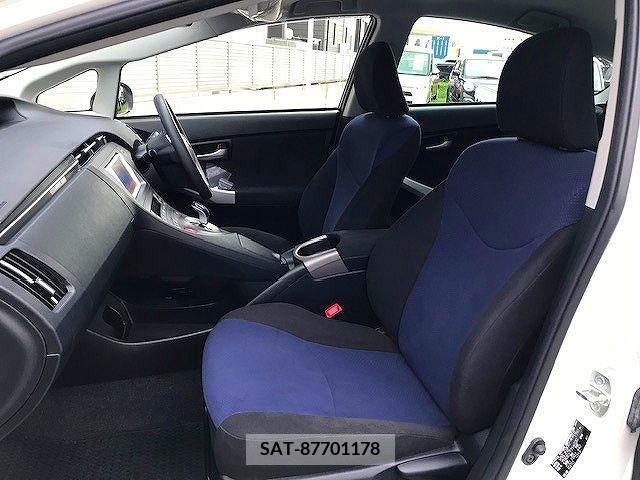 Toyota PRIUS 2013-08 366506-12