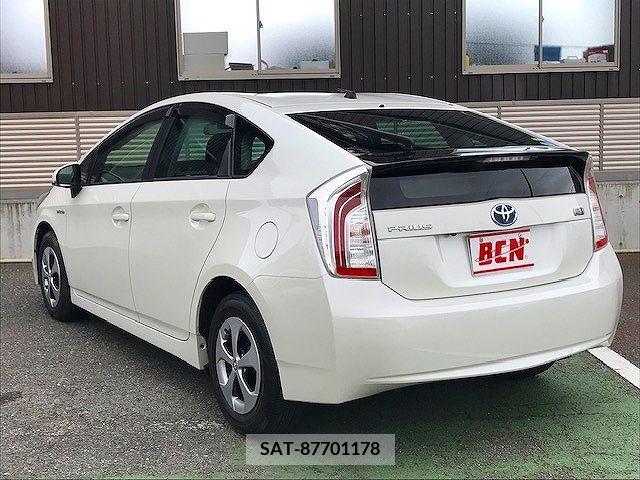 Toyota PRIUS 2013-08 366506-8