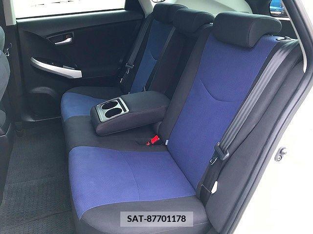 Toyota PRIUS 2013-08 366506-18