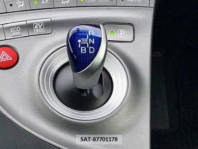 Toyota PRIUS 2013-08 366506-19